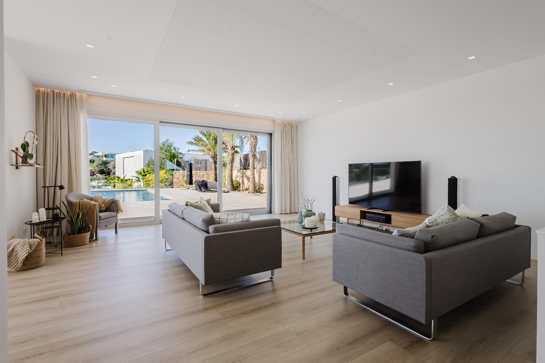 Garden in villa for sale in Orihuela Costa