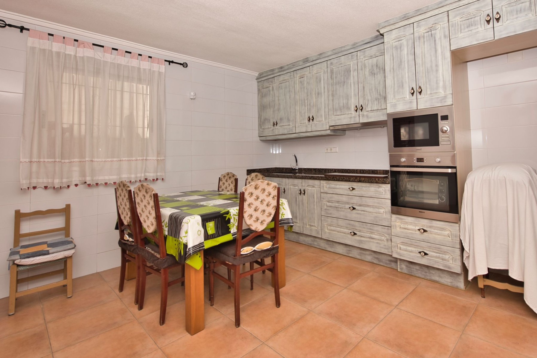 Pool area in villa for sale in Benijofar
