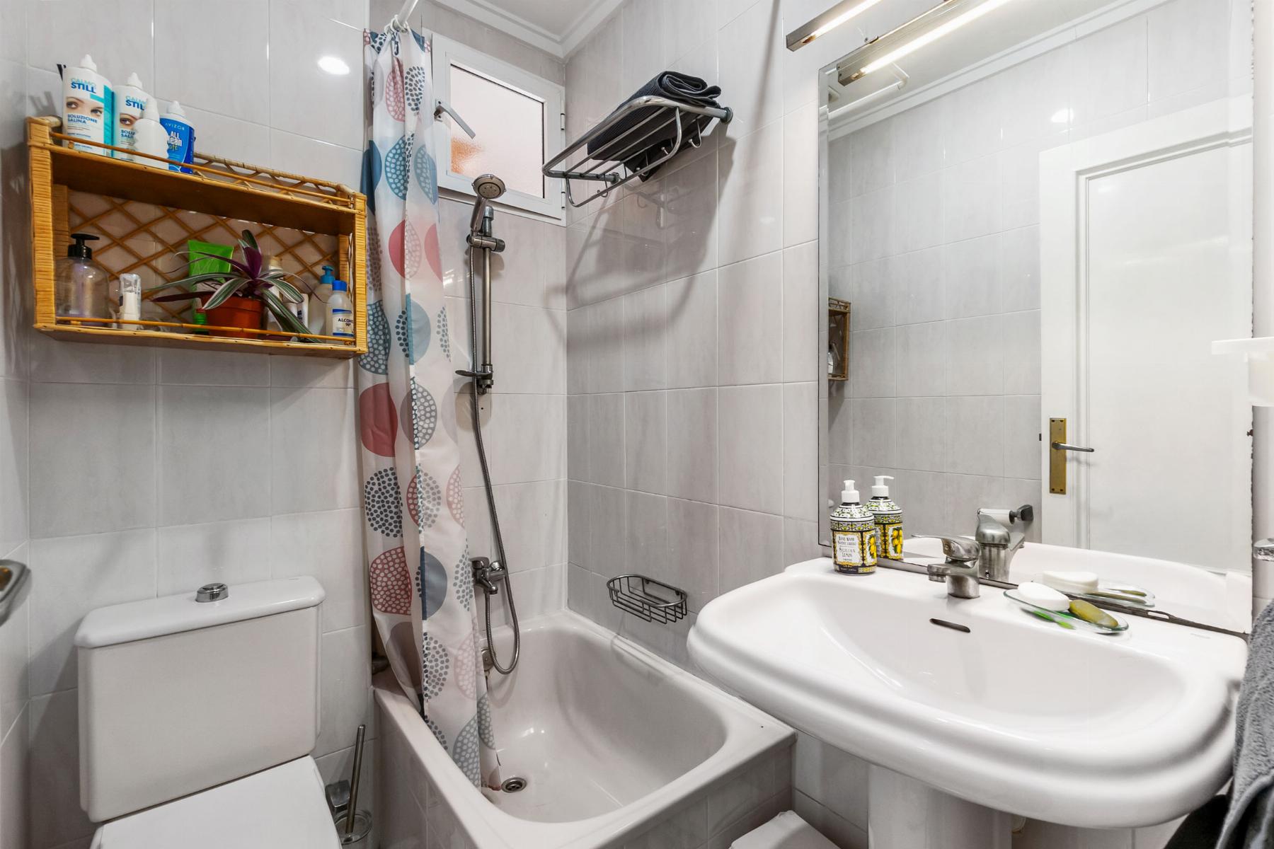 Master bedroom in apartment for sale in Torrevieja