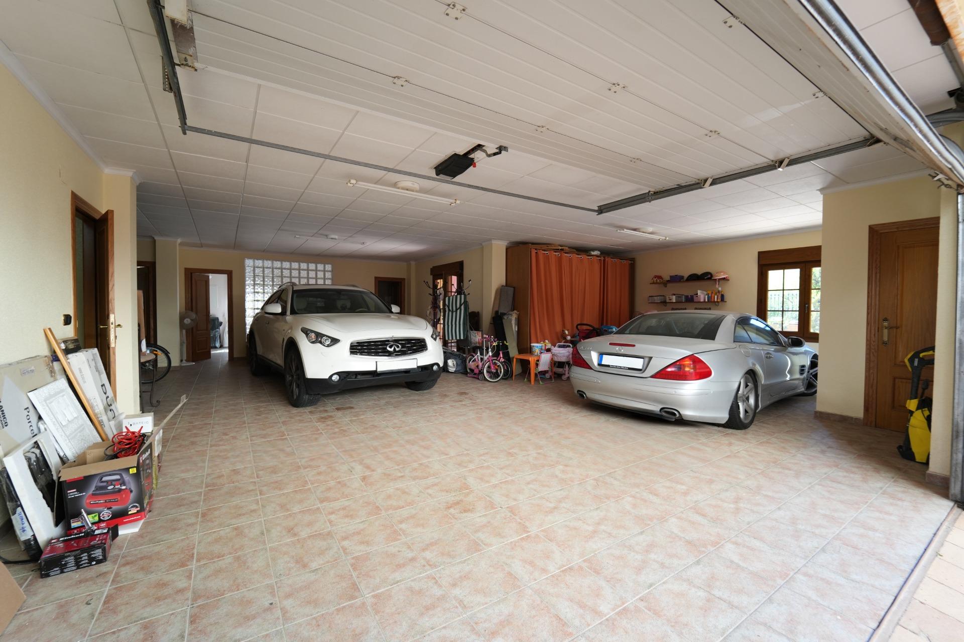 Dining area in villa for sale in Orihuela Costa