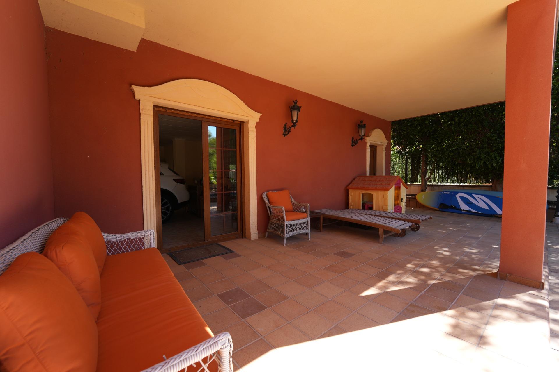 Terrace in villa for sale in Orihuela Costa