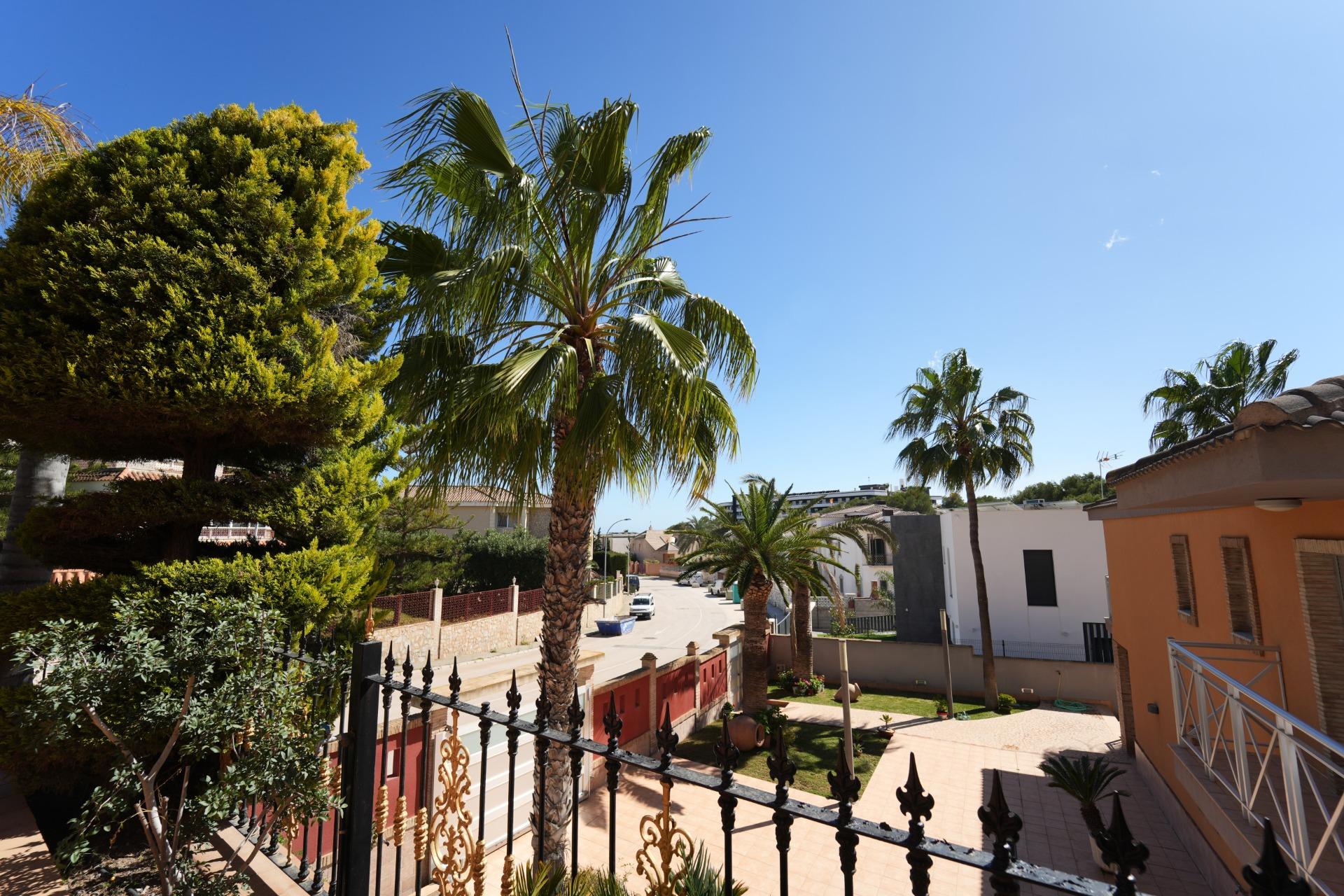 Living room in villa for sale in Orihuela Costa