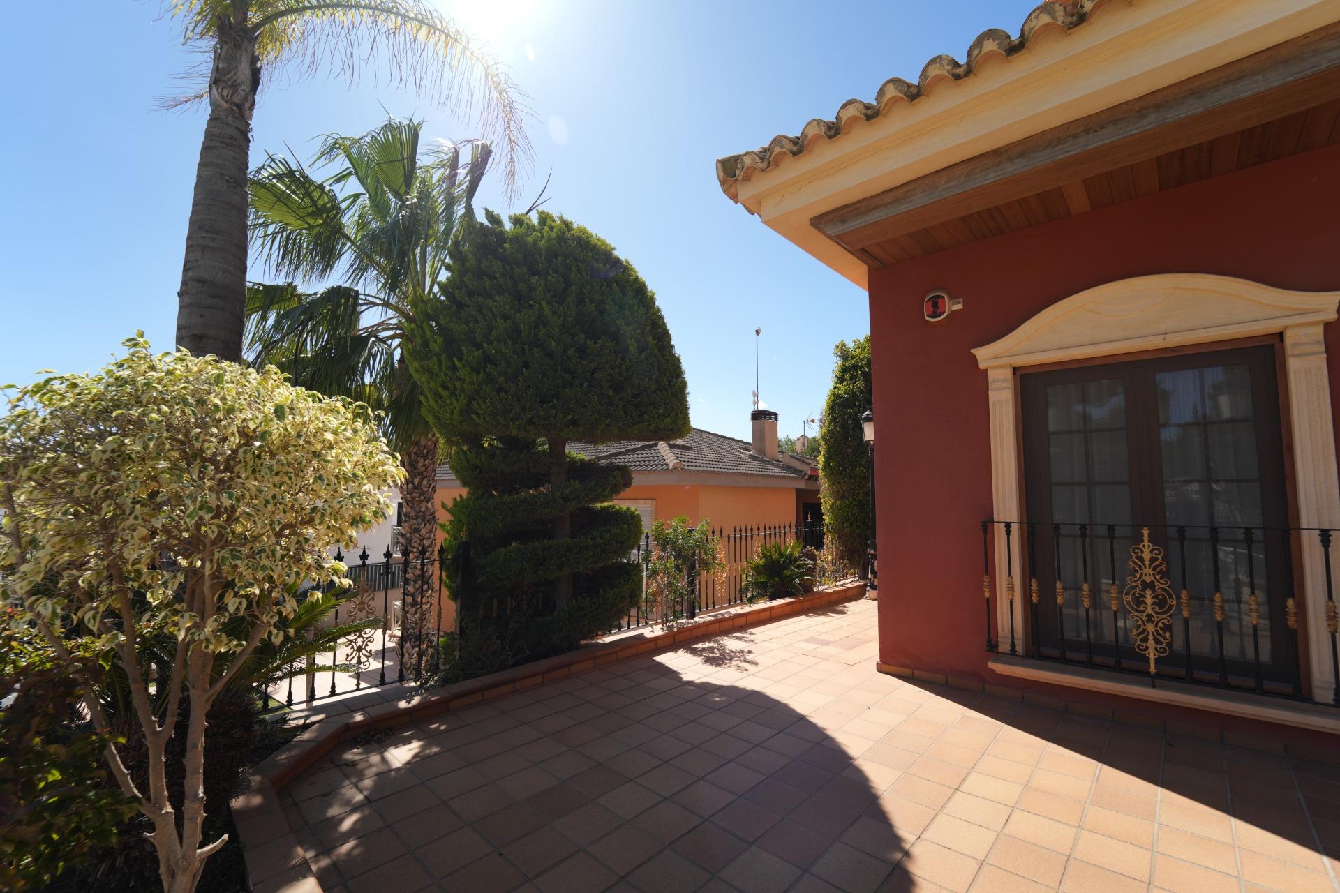 Kitchen in villa for sale in Orihuela Costa