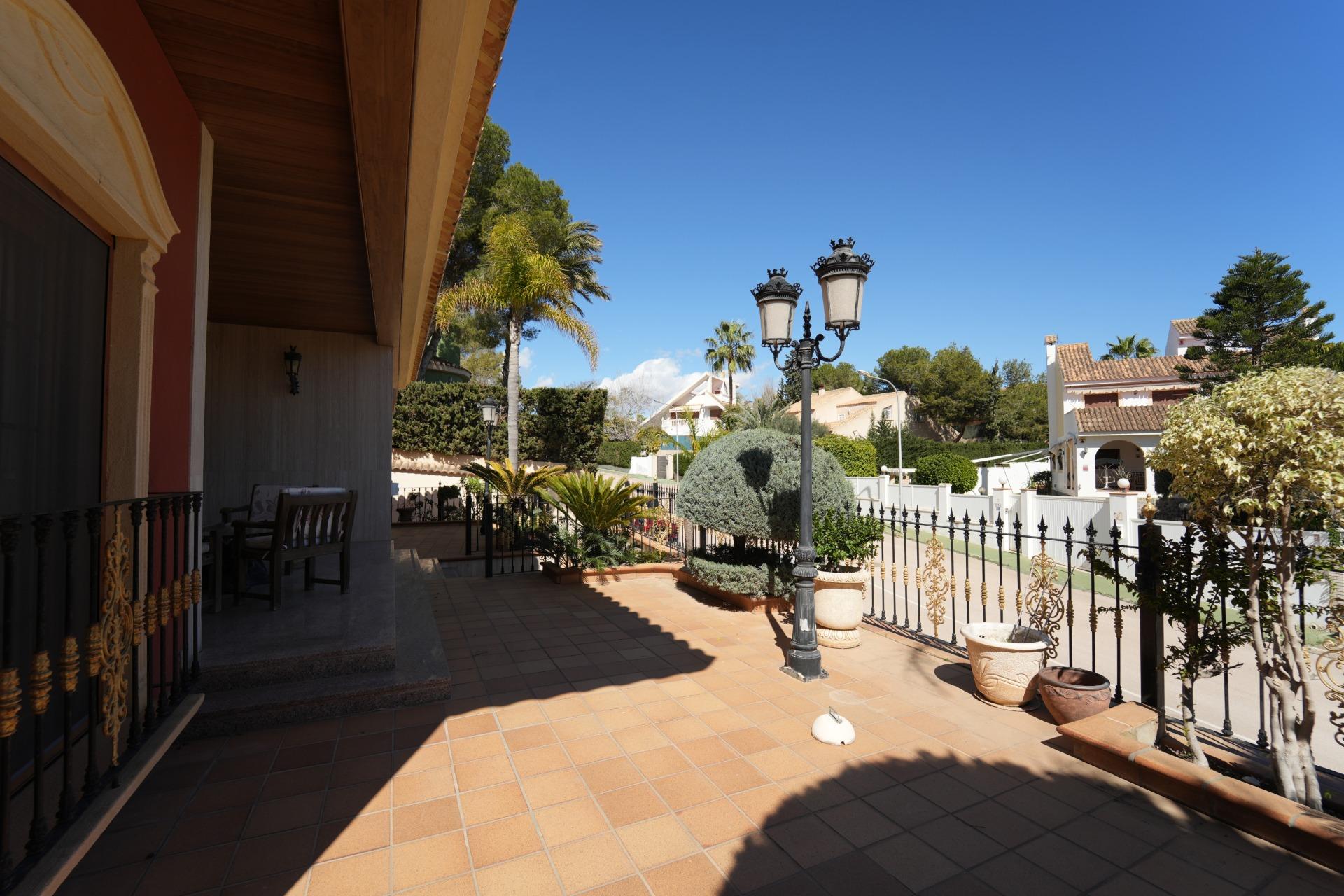 Master bedroom in villa for sale in Orihuela Costa