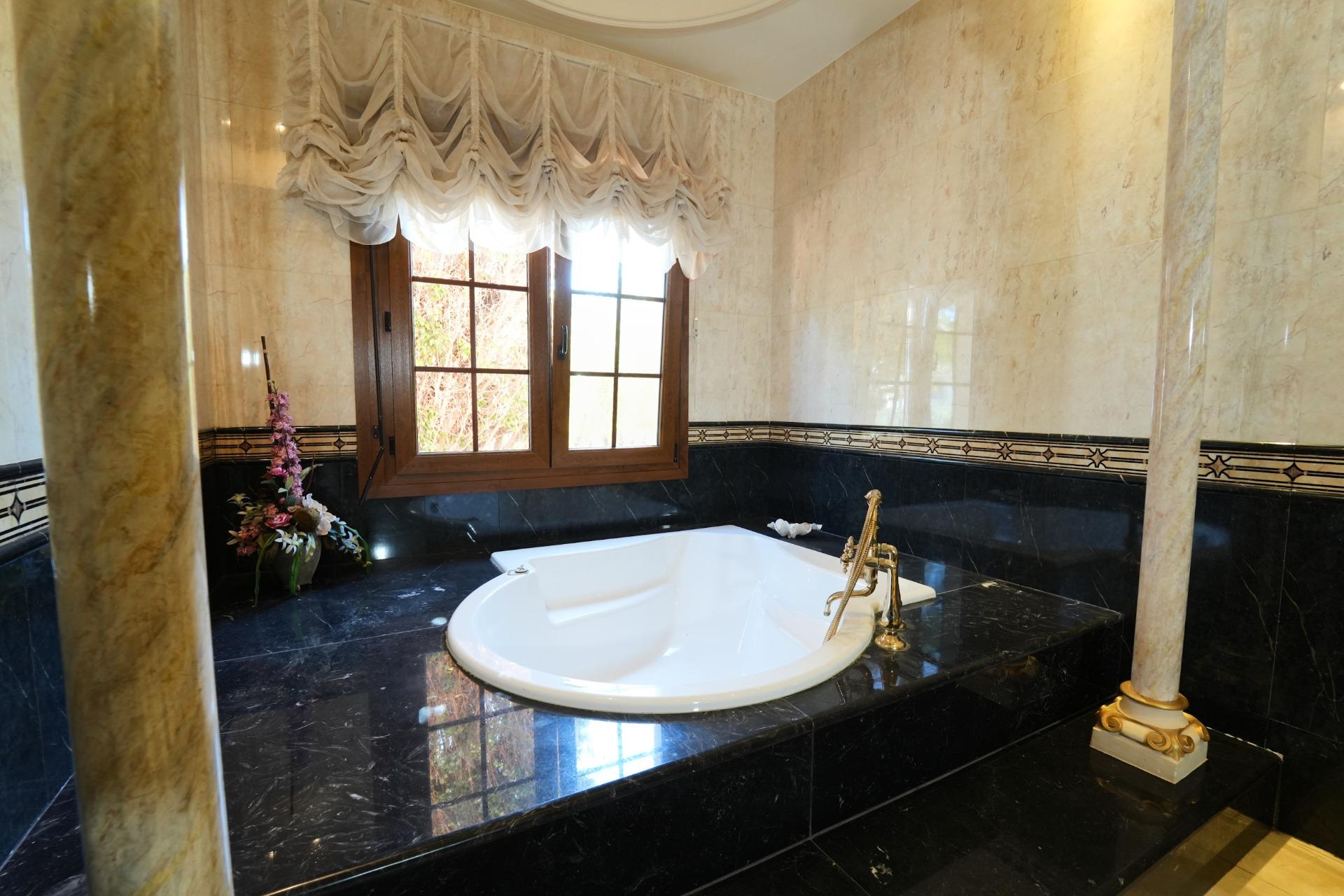 Kitchen in villa for sale in Orihuela Costa