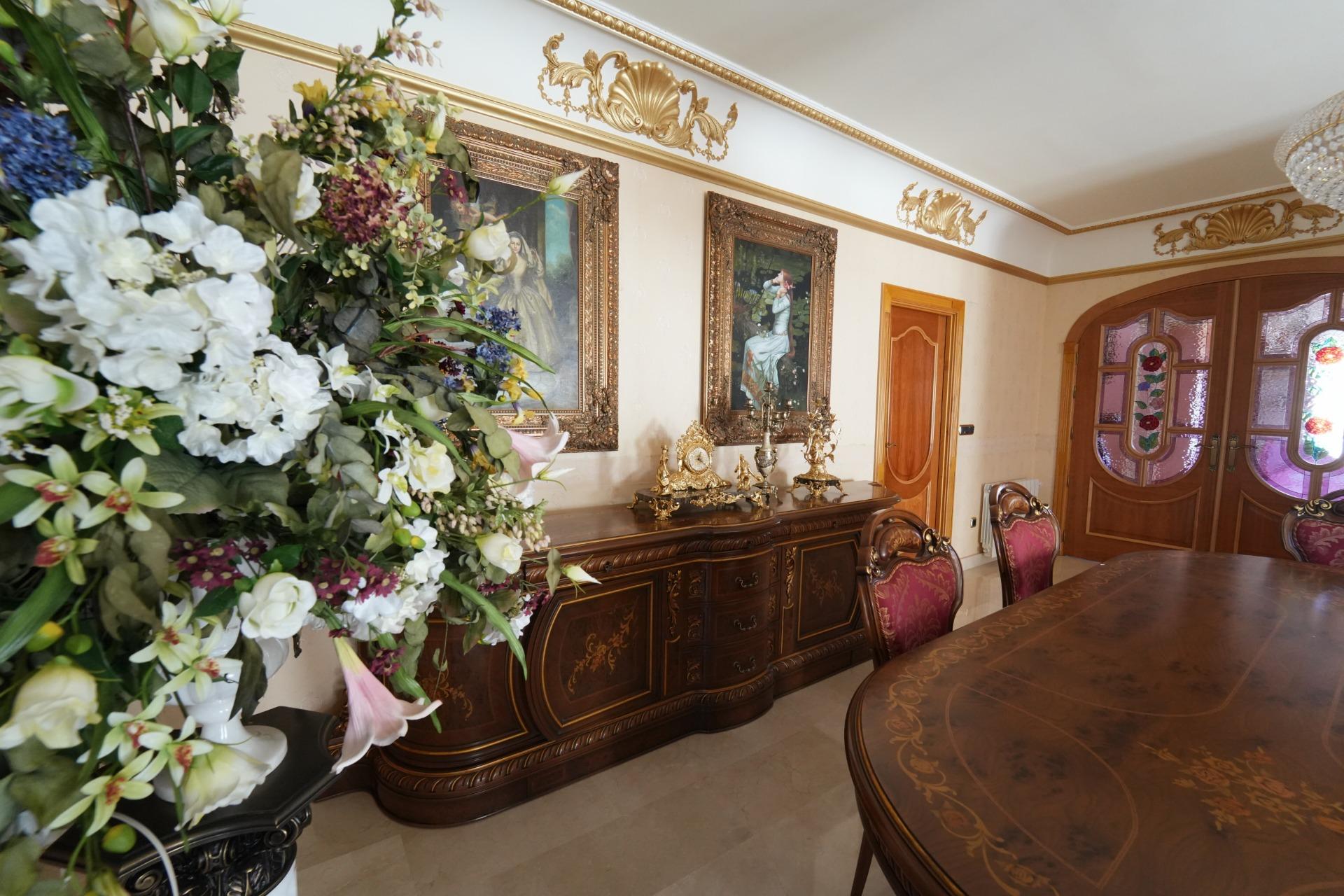 Garden in villa for sale in Orihuela Costa