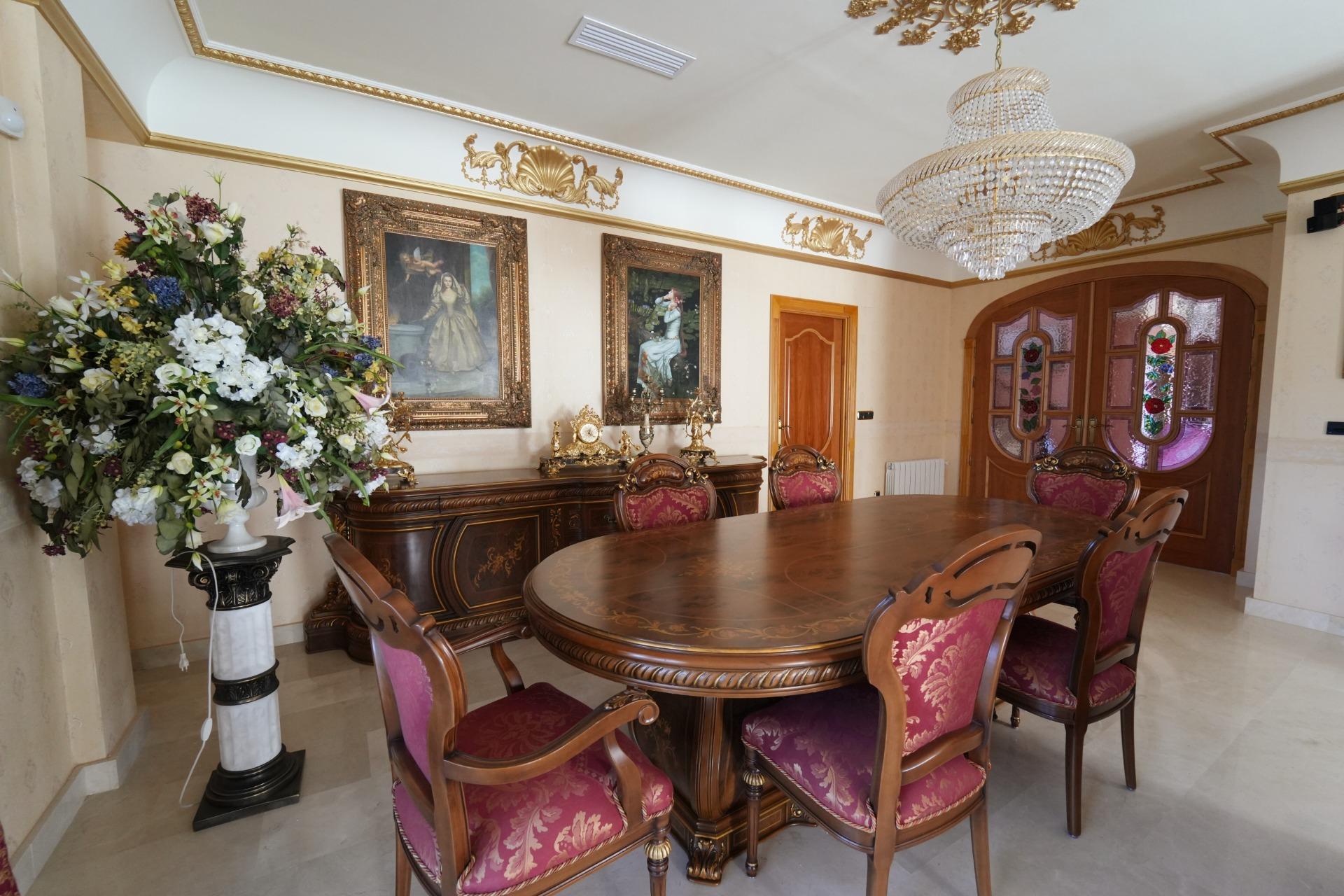 Dining area in villa for sale in Orihuela Costa