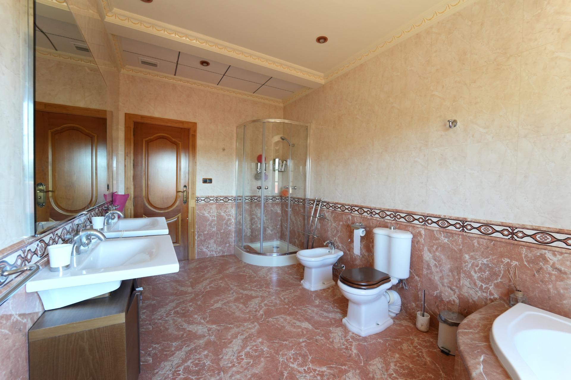 Garden in villa for sale in Orihuela Costa
