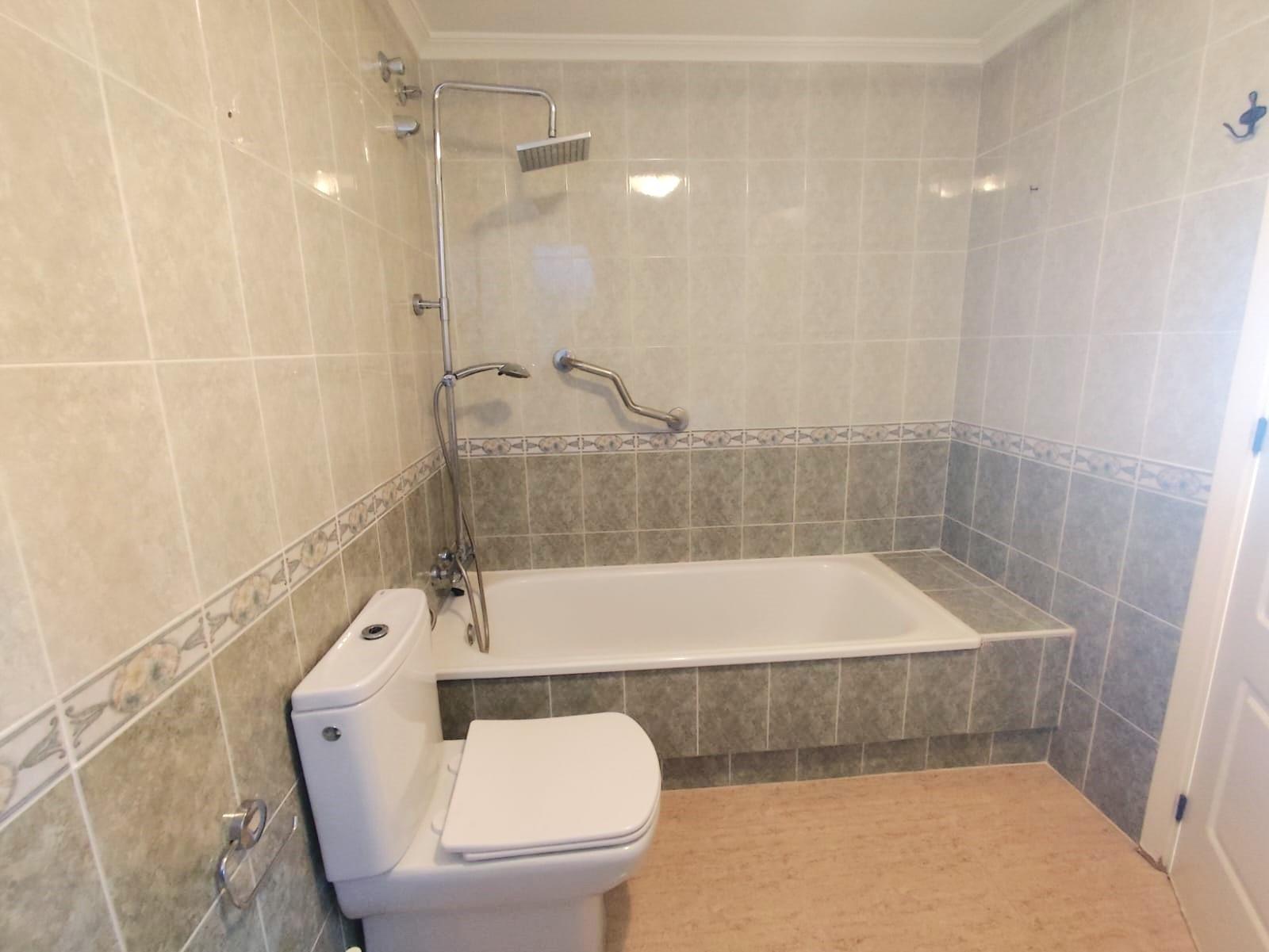 Bedroom in apartment for sale in Torrevieja