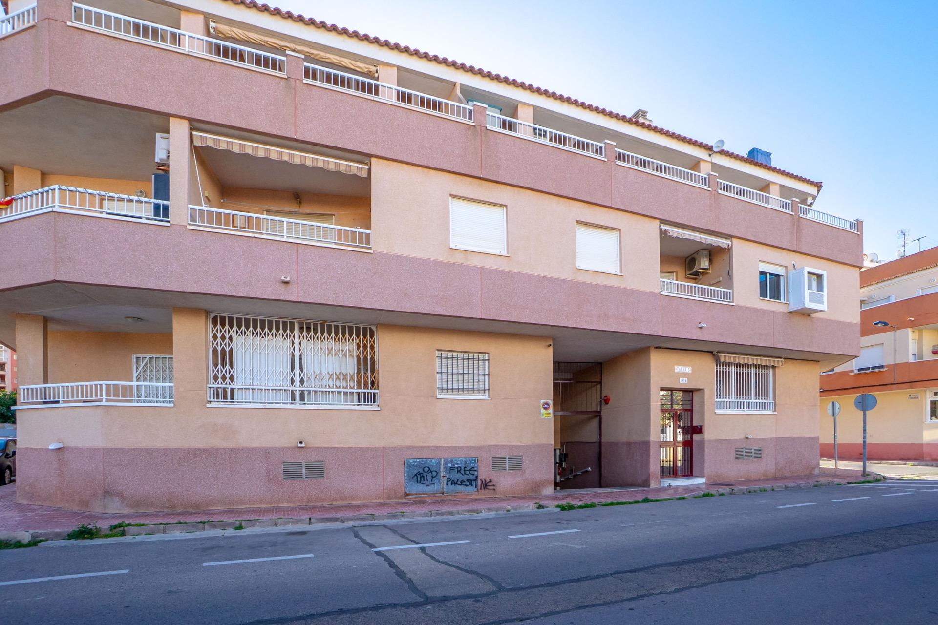Bathroom in apartment for sale in Torrevieja