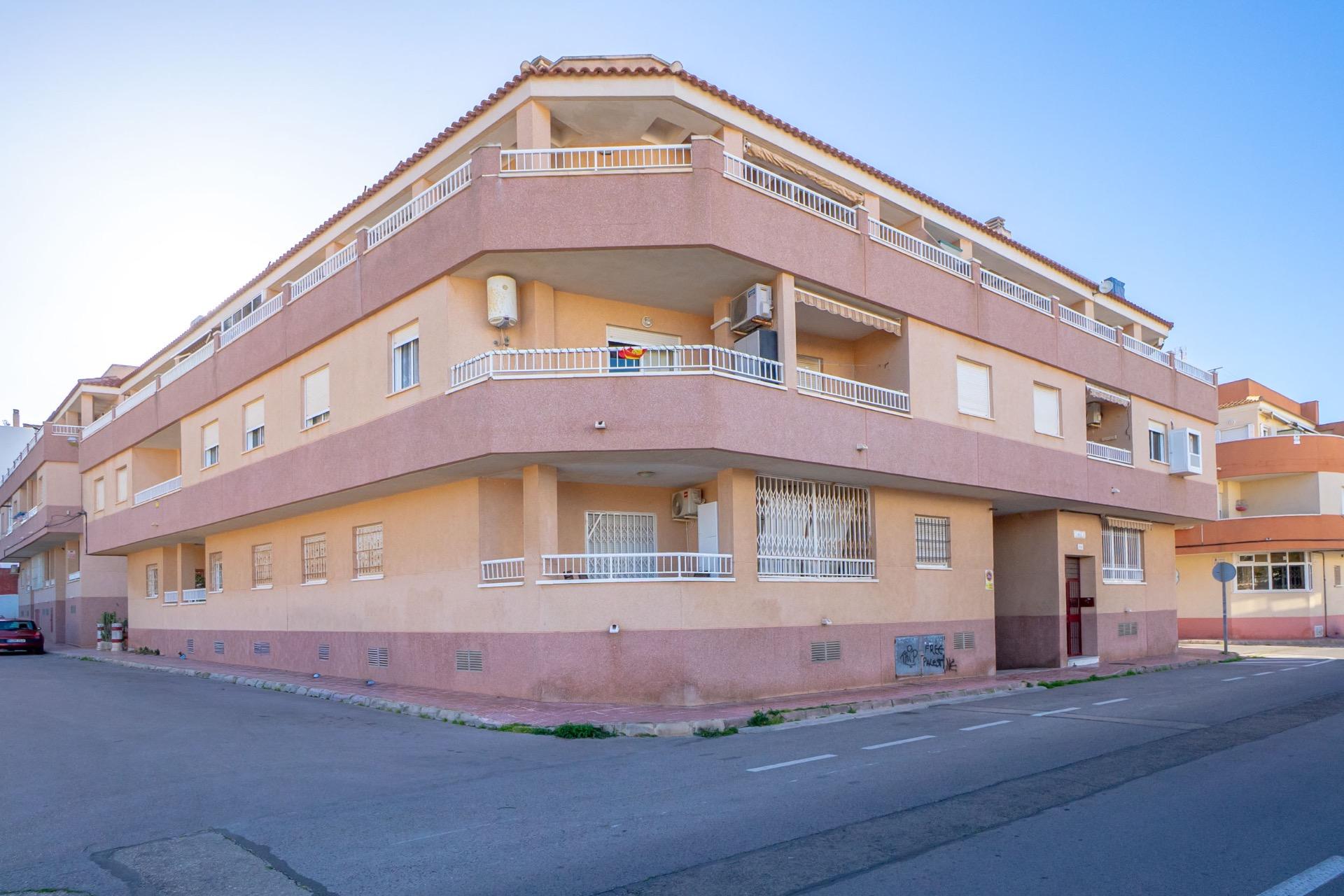 Terrace in apartment for sale in Torrevieja