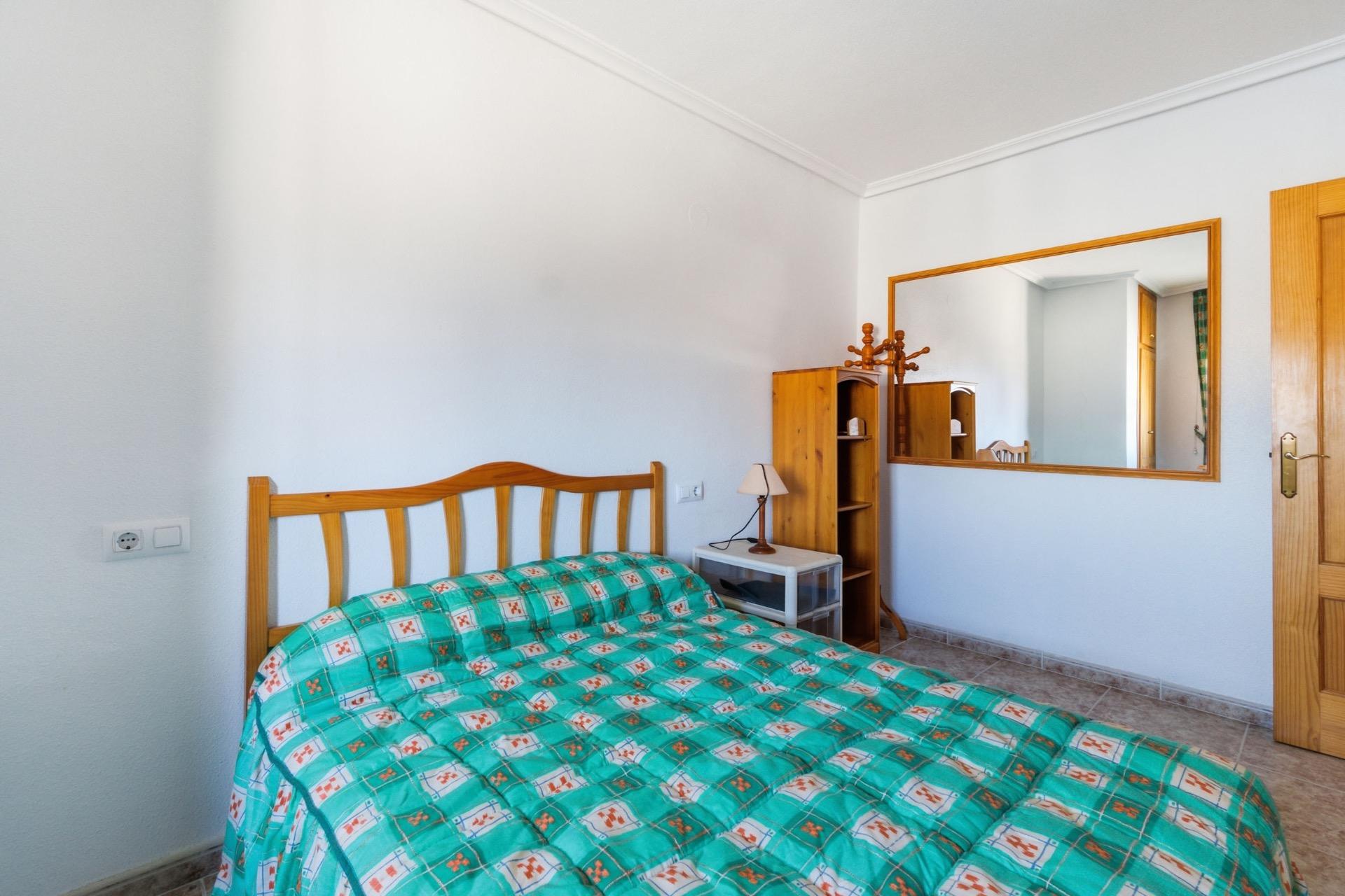 Bedroom in apartment for sale in Torrevieja