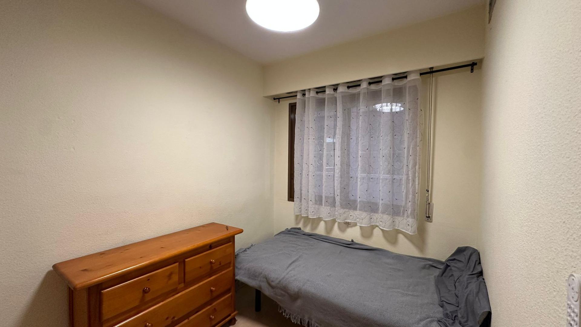 Bedroom in apartment for sale in Torrevieja