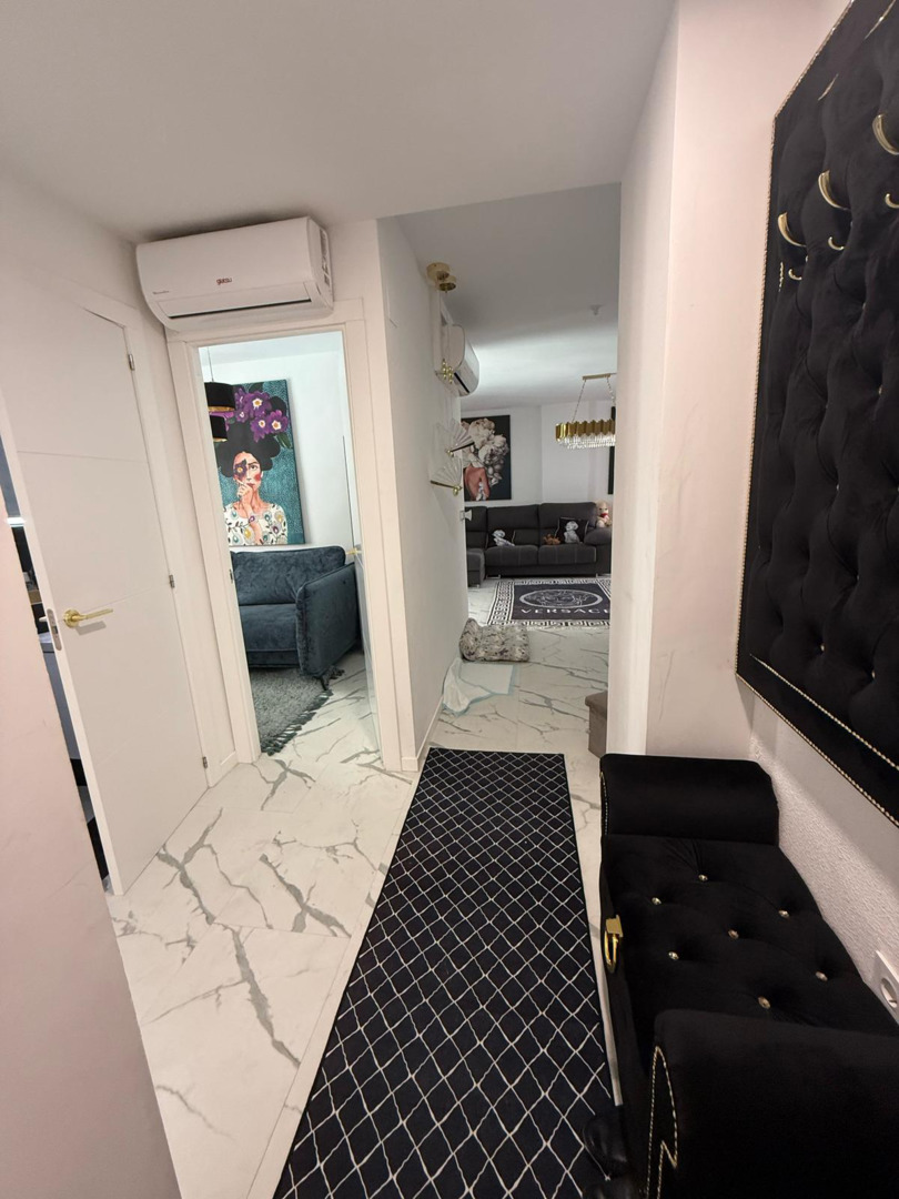 Master bedroom in apartment for sale in Torrevieja