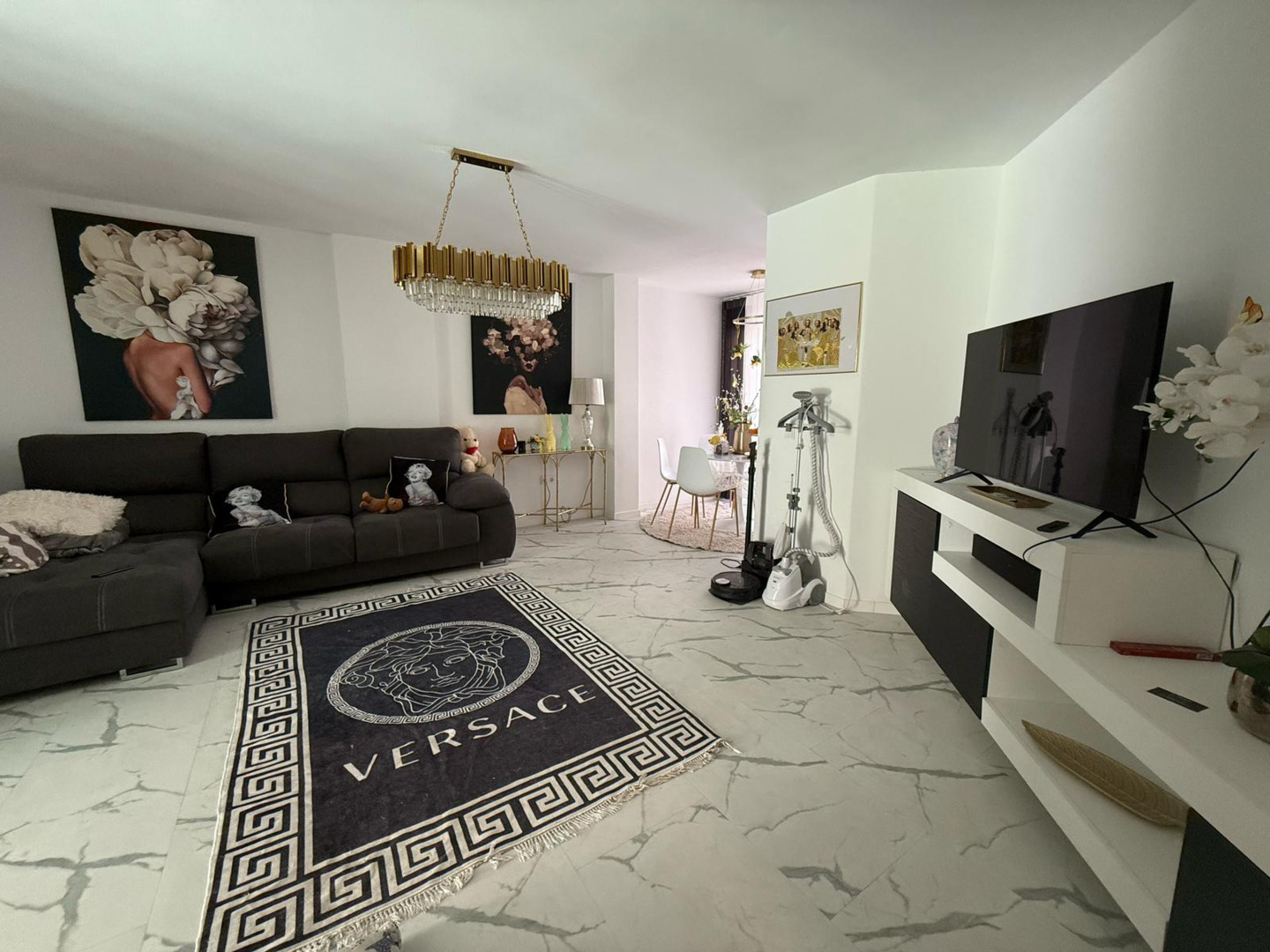 Apartment with Two Terraces in TorreviejaThe apartment has a total area of 85 m²