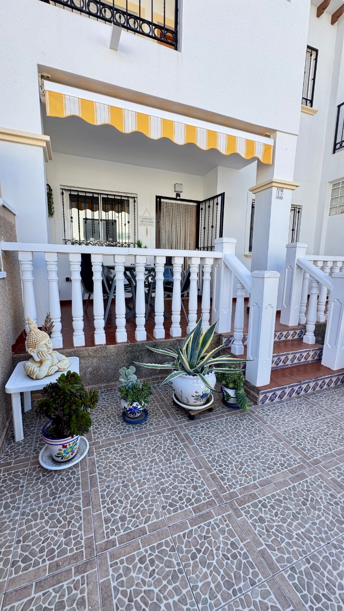 Bedroom in apartment for sale in Orihuela Costa
