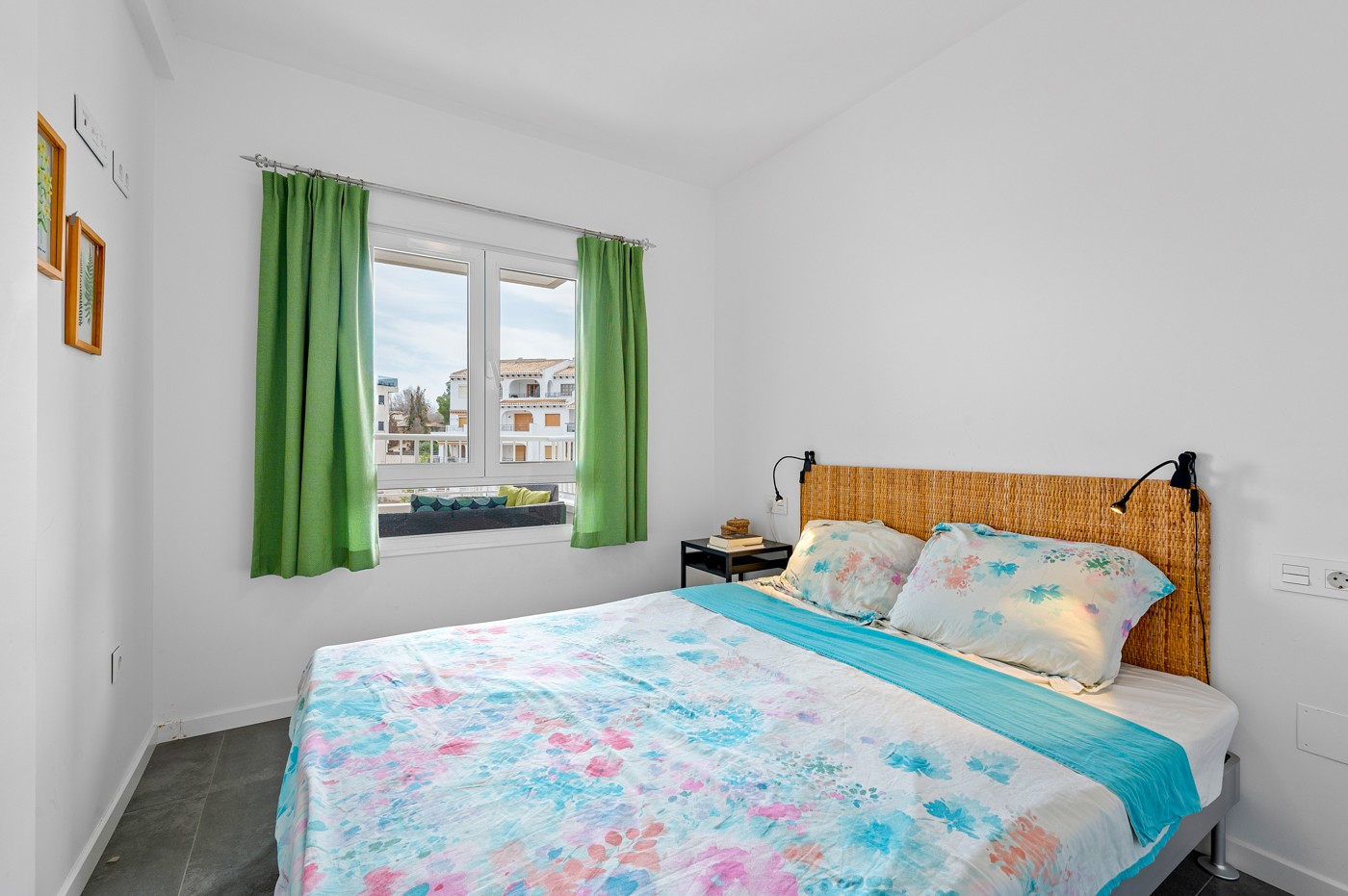 Bedroom in apartment for sale in Orihuela Costa