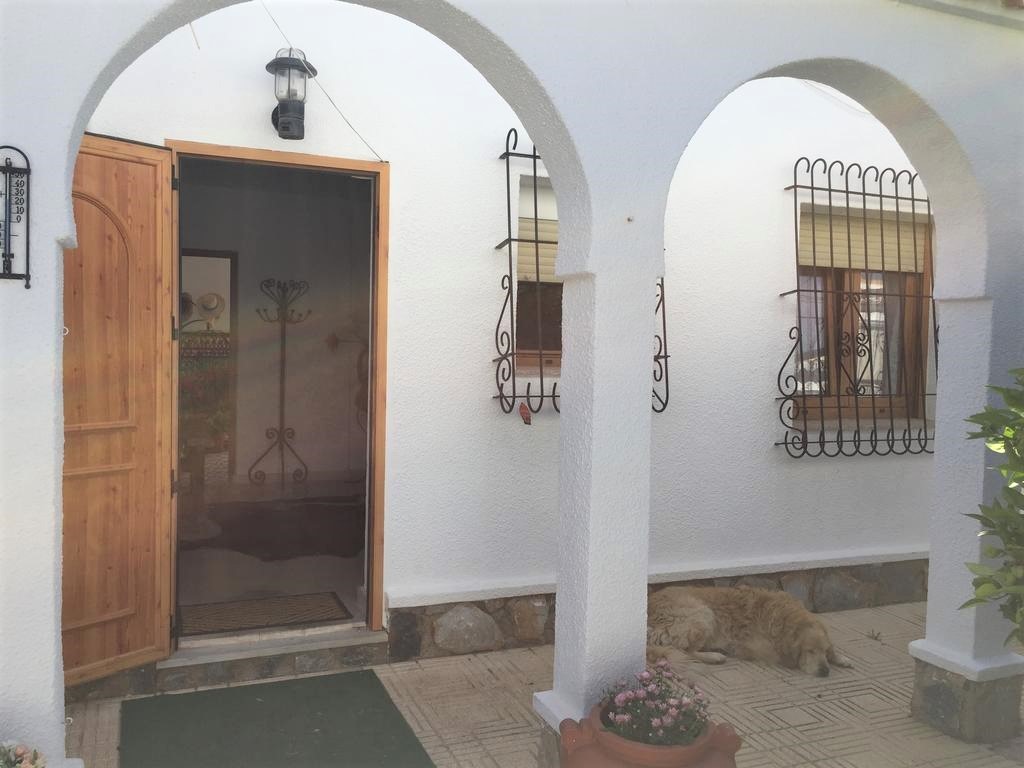 Master bedroom in villa for sale in Torrevieja