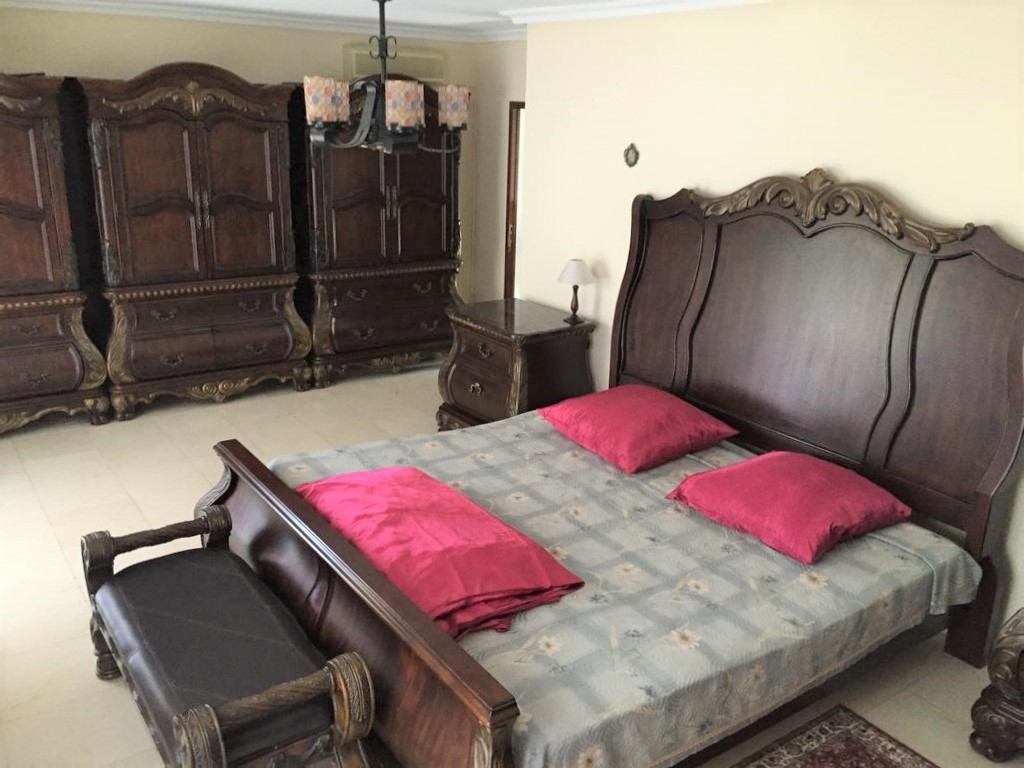 Bathroom in villa for sale in Torrevieja