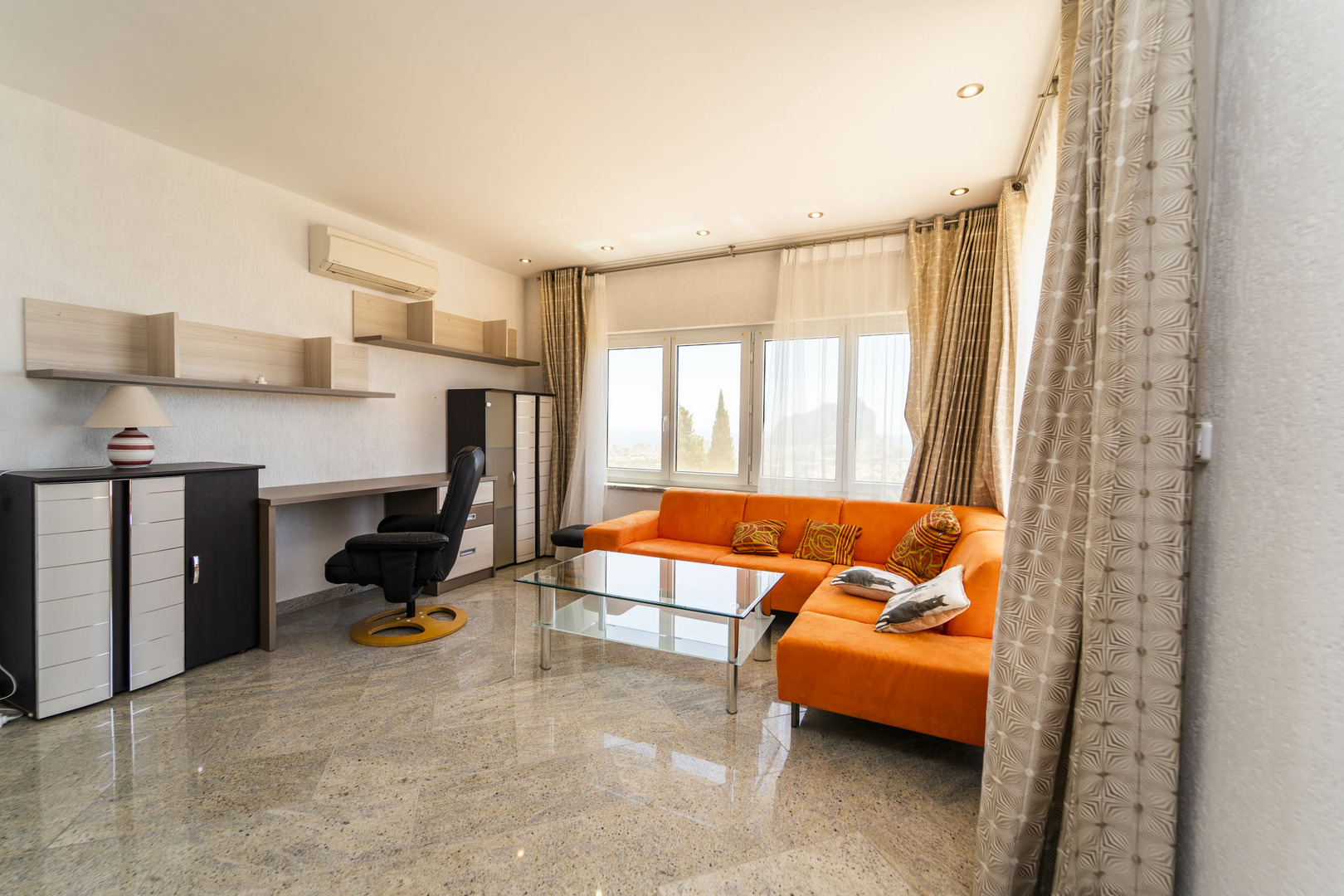 Bathroom in villa for sale in Calpe