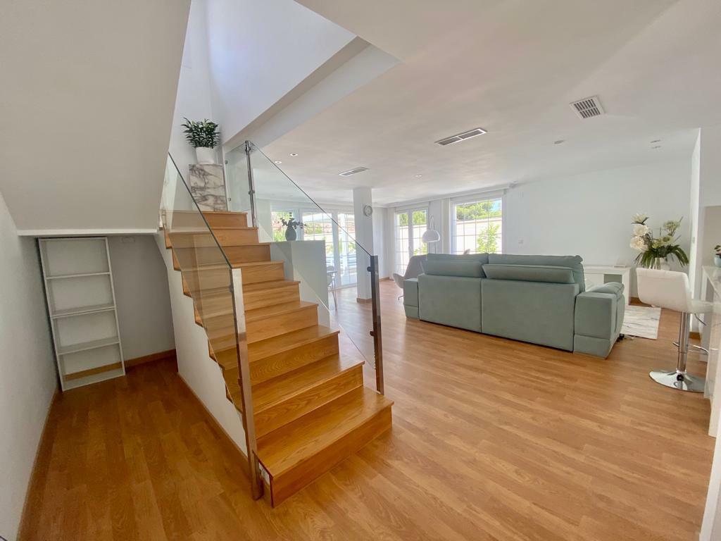 Living room in villa for sale in Polop