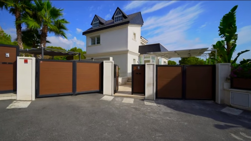 Exterior view in villa for sale in Polop