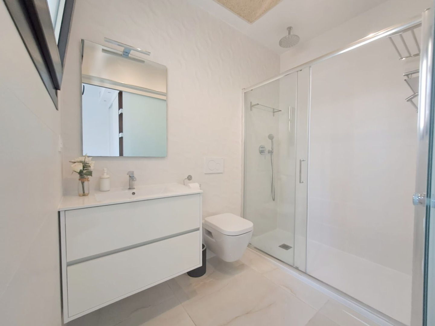Dining area in villa for sale in Orihuela Costa