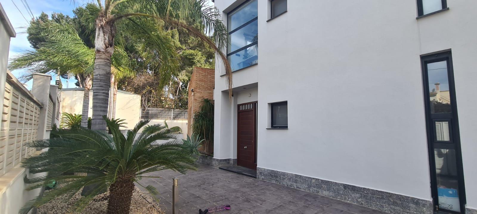 Presenting a stunning villa just 700 meters from the sea in Calpe, a popular tourist destination on