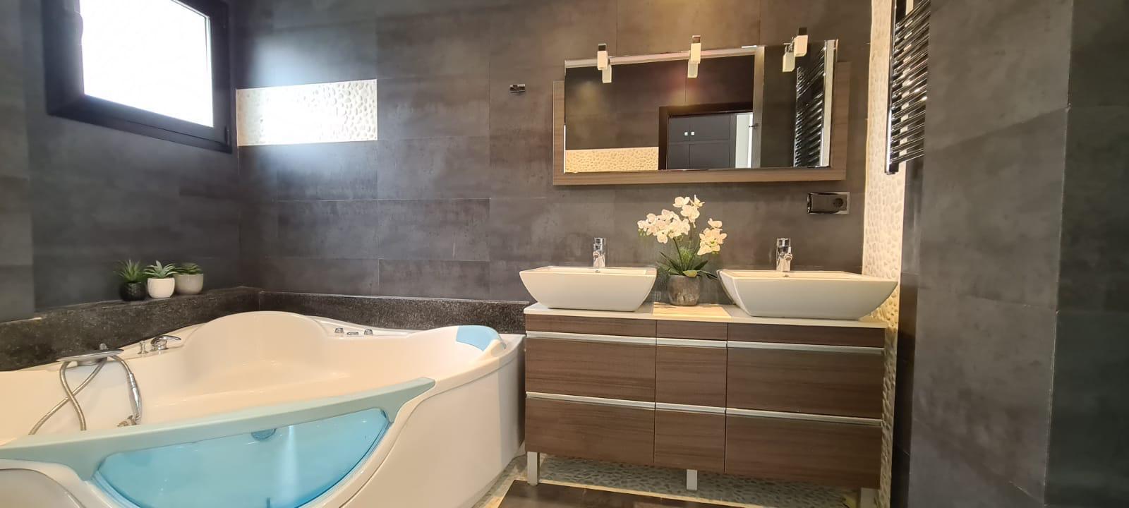 Bedroom in villa for sale in Calpe
