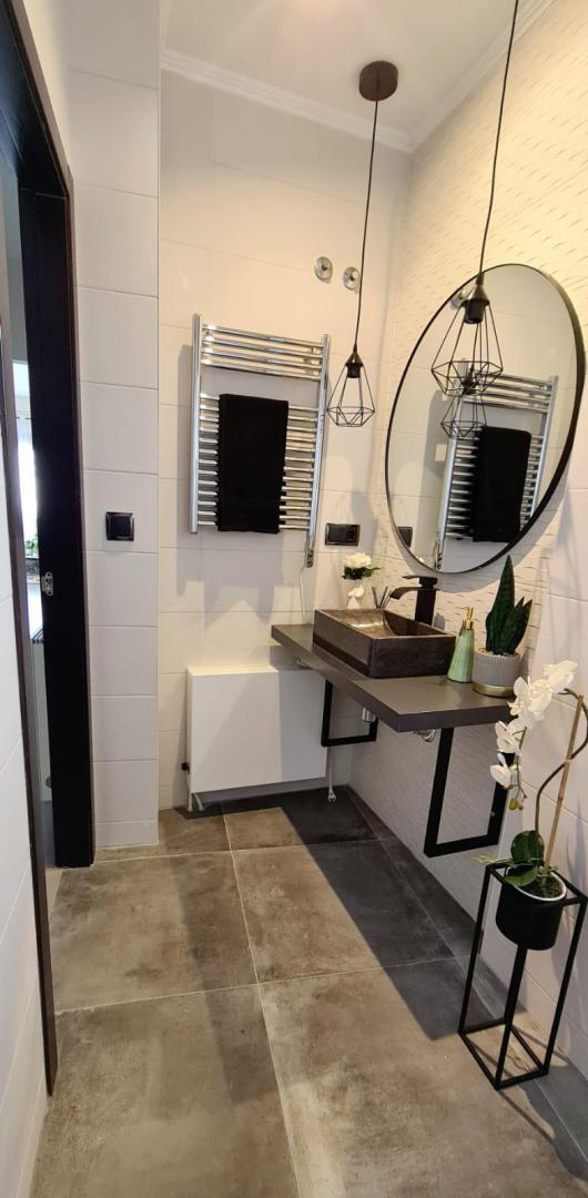 Bathroom in villa for sale in Calpe