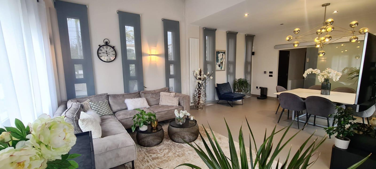 Terrace in villa for sale in Calpe