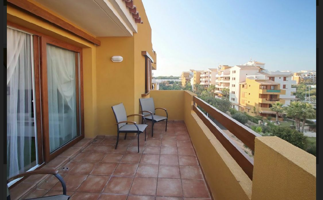 Pool area in apartment for sale in Torrevieja