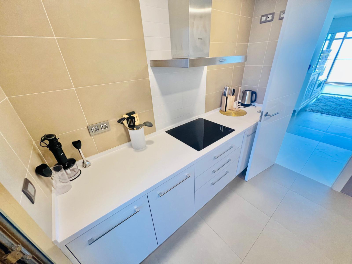 We present a two-bedroom apartment with one bathroom and a shower room in the city of Benidorm