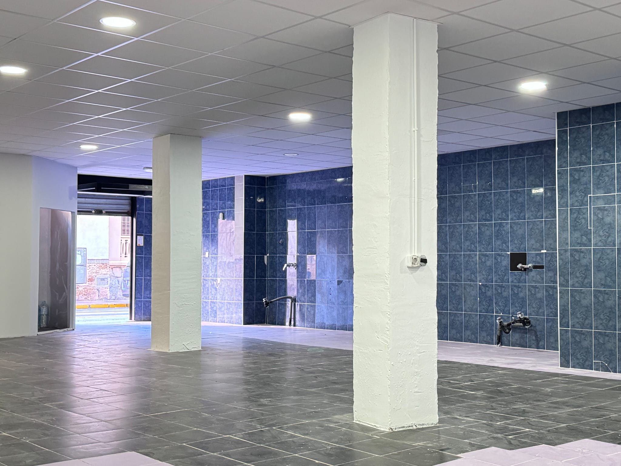 Bathroom in commercial for sale in Torrevieja