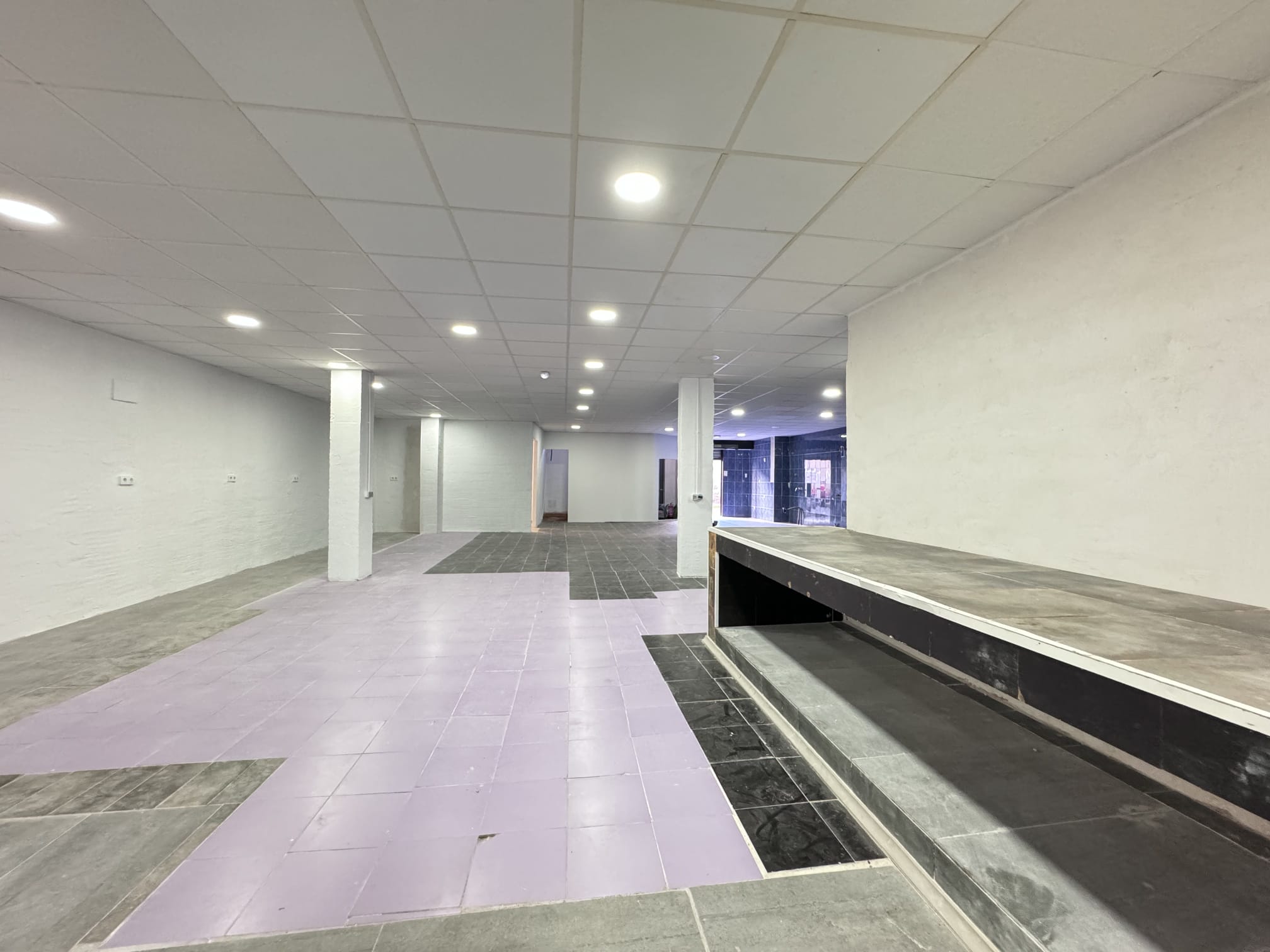 Pool area in commercial for sale in Torrevieja