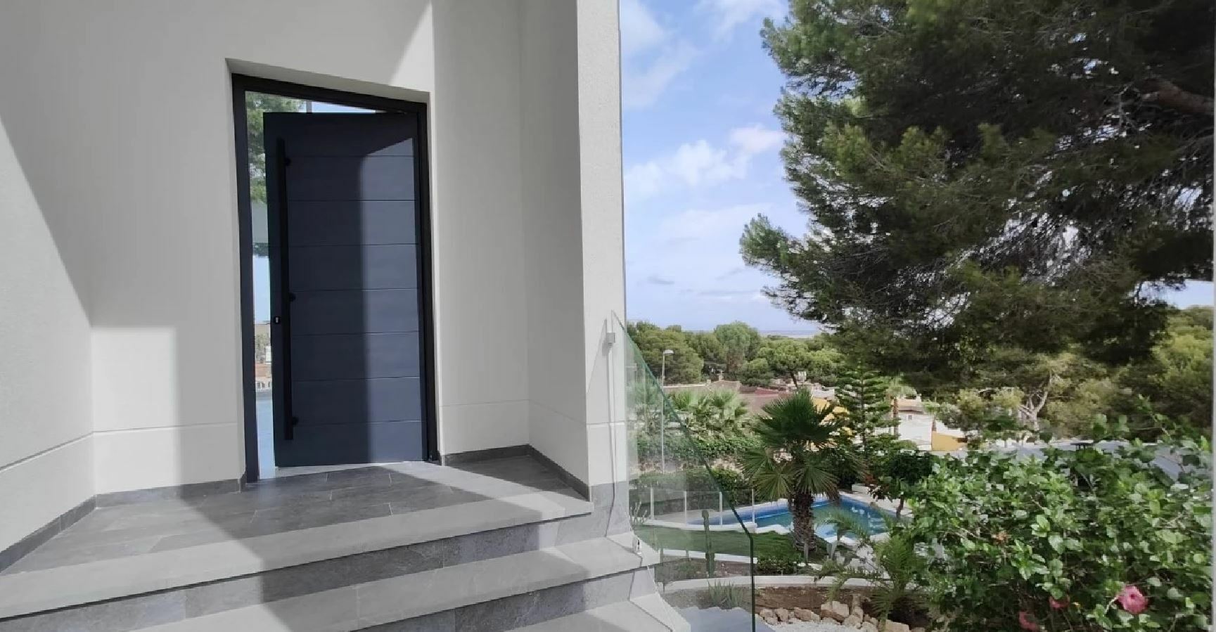 Living room in villa for sale in Torrevieja