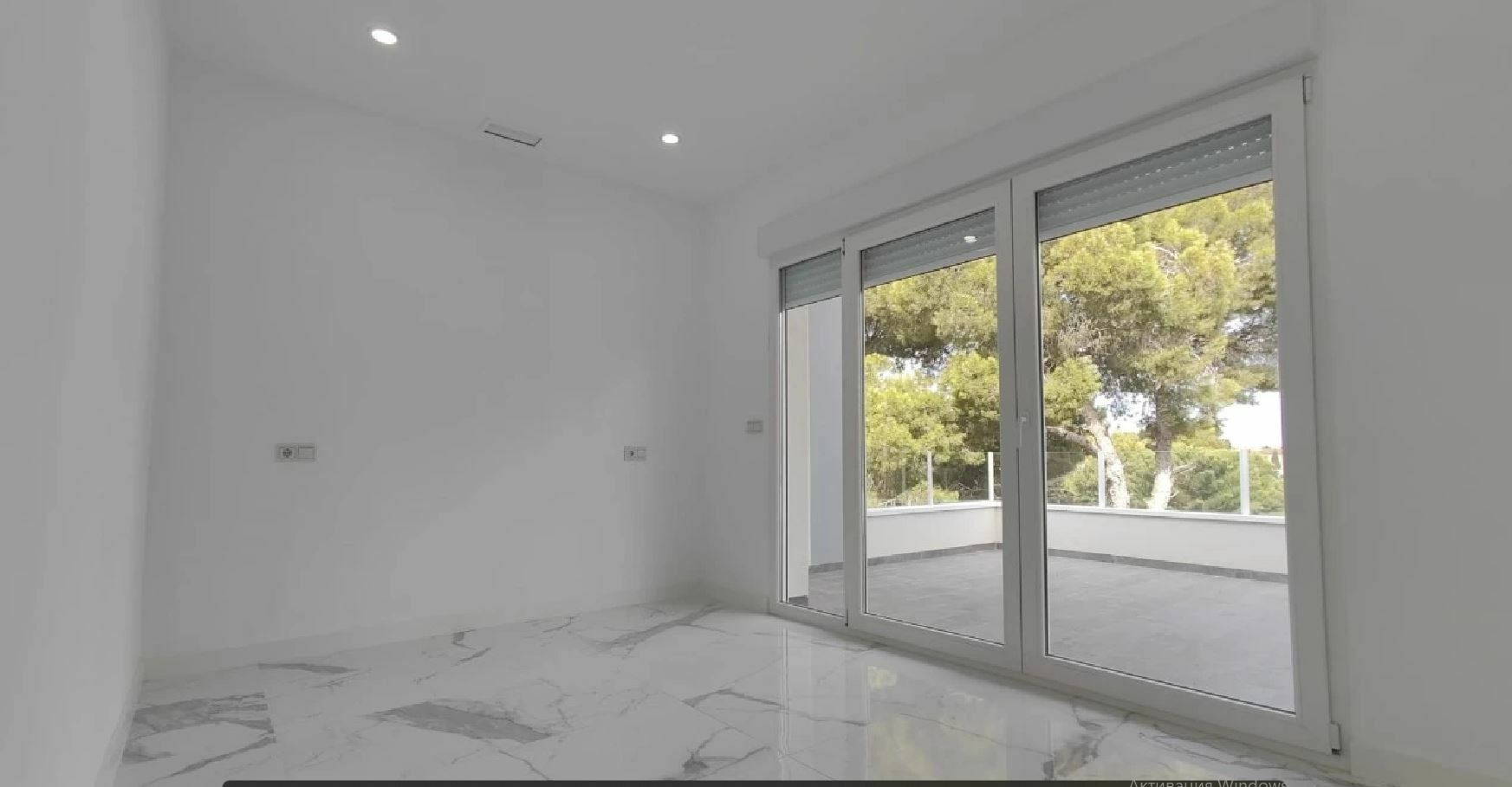 Pool area in villa for sale in Torrevieja
