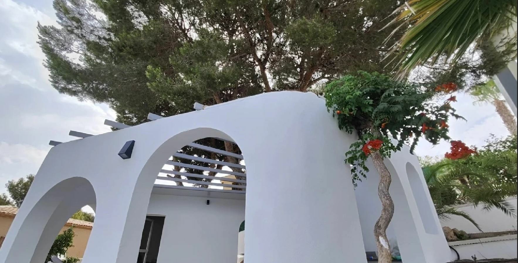 Garden in villa for sale in Torrevieja