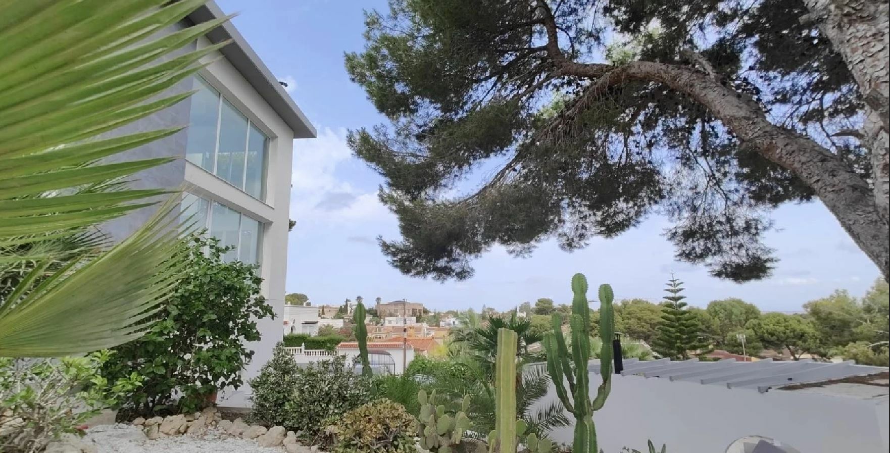 Living room in villa for sale in Torrevieja