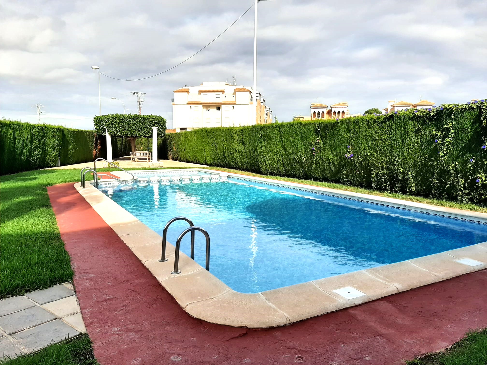 Two-bedroom townhouse with 2 bathrooms, plus an additional room that can be used at your discretion