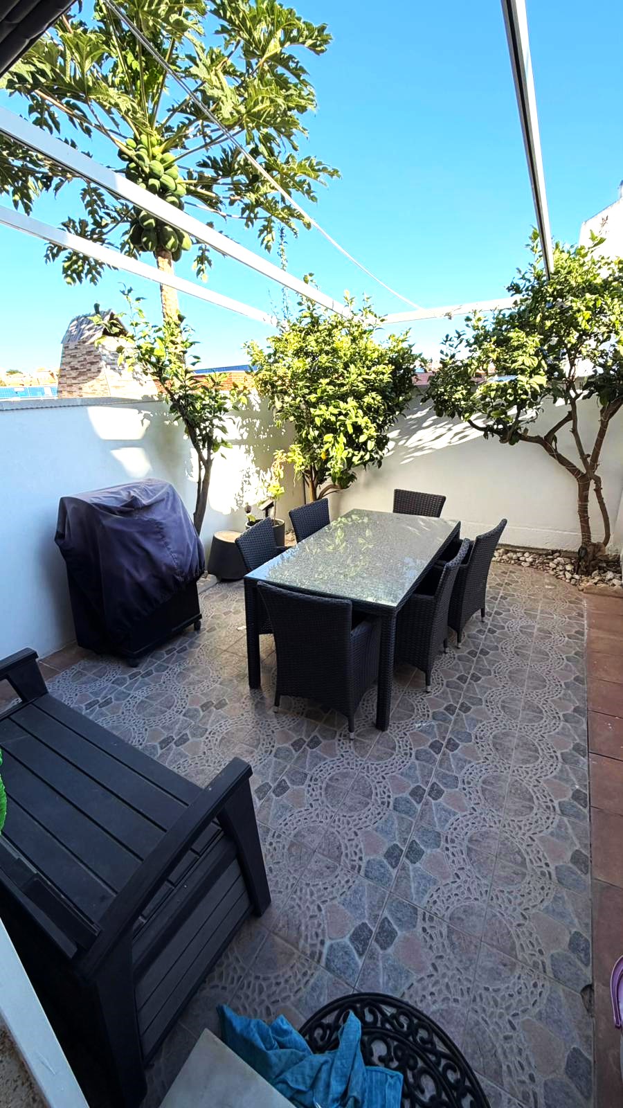 Two-bedroom townhouse with 2 bathrooms, plus an additional room that can be used at your discretion