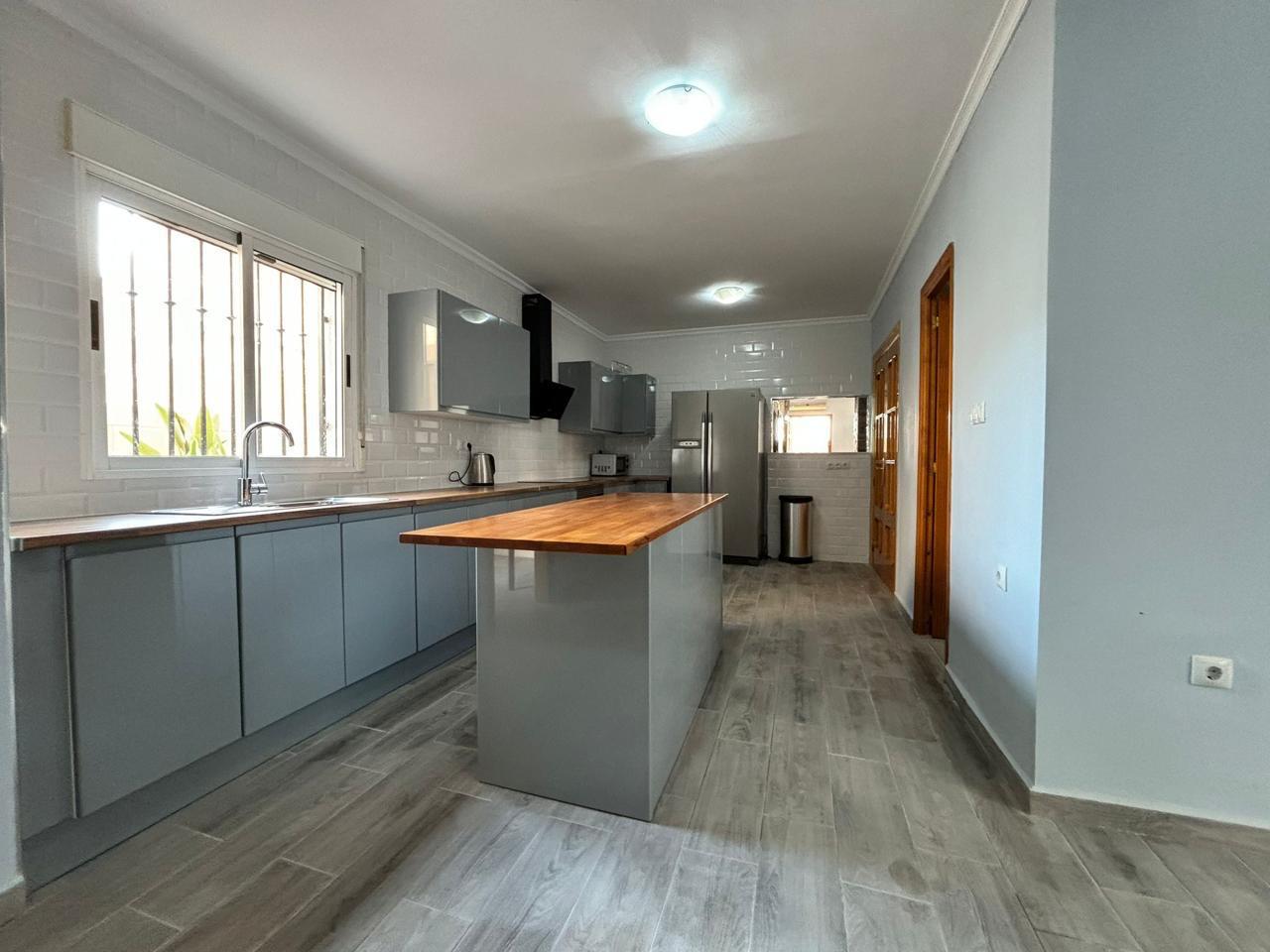 Garden in villa for sale in Cartagena
