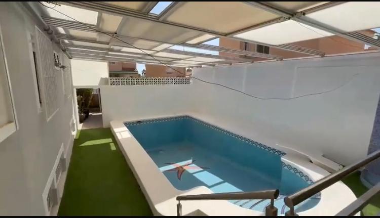 Garden in villa for sale in Cartagena