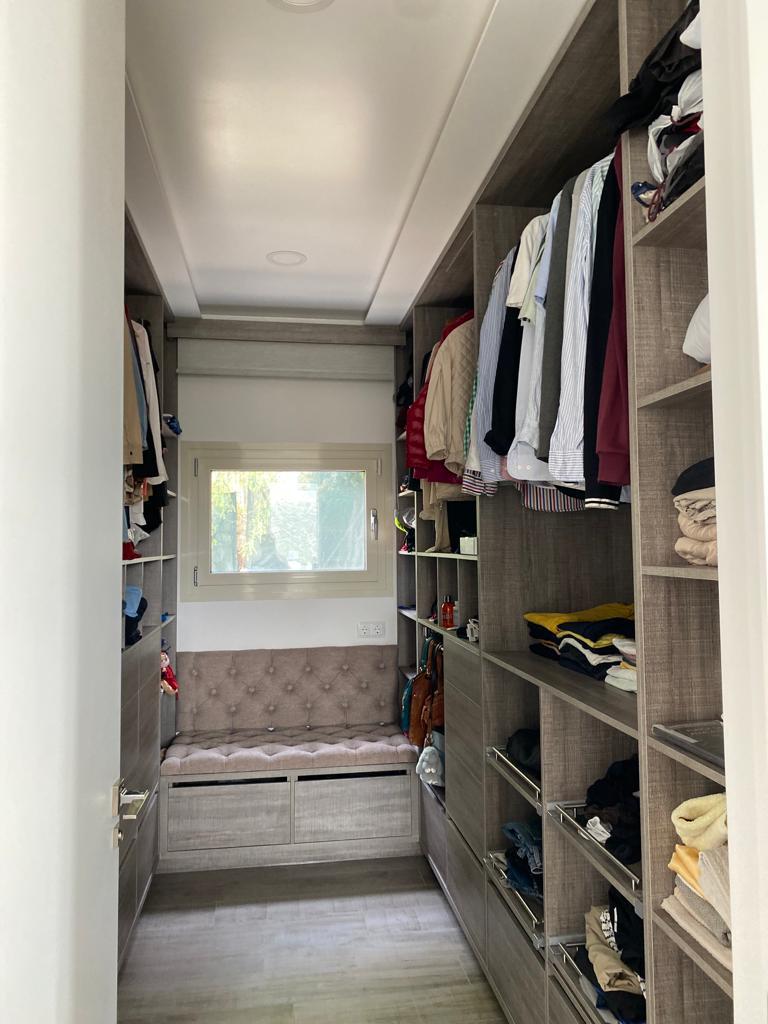 Bedroom in villa for sale in El Campello