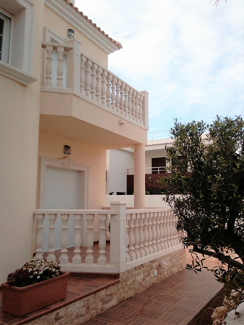 Living room in villa for sale in Cabo Roig