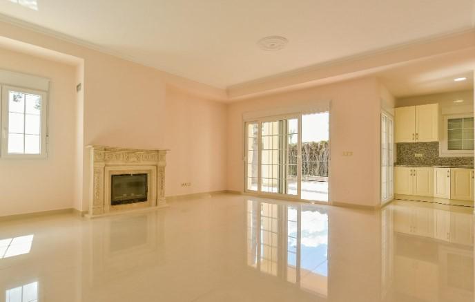 Terrace in villa for sale in Cabo Roig