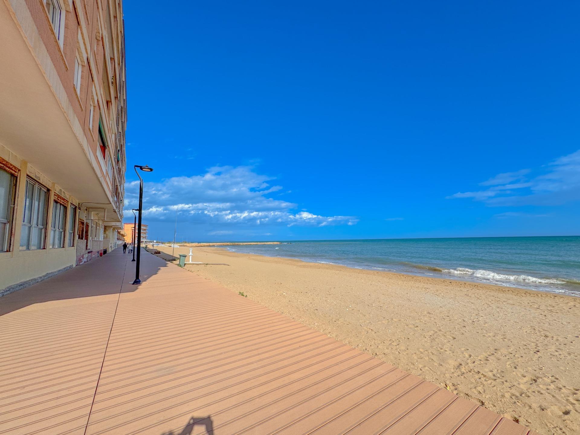 Terrace in apartment for sale in Torrevieja