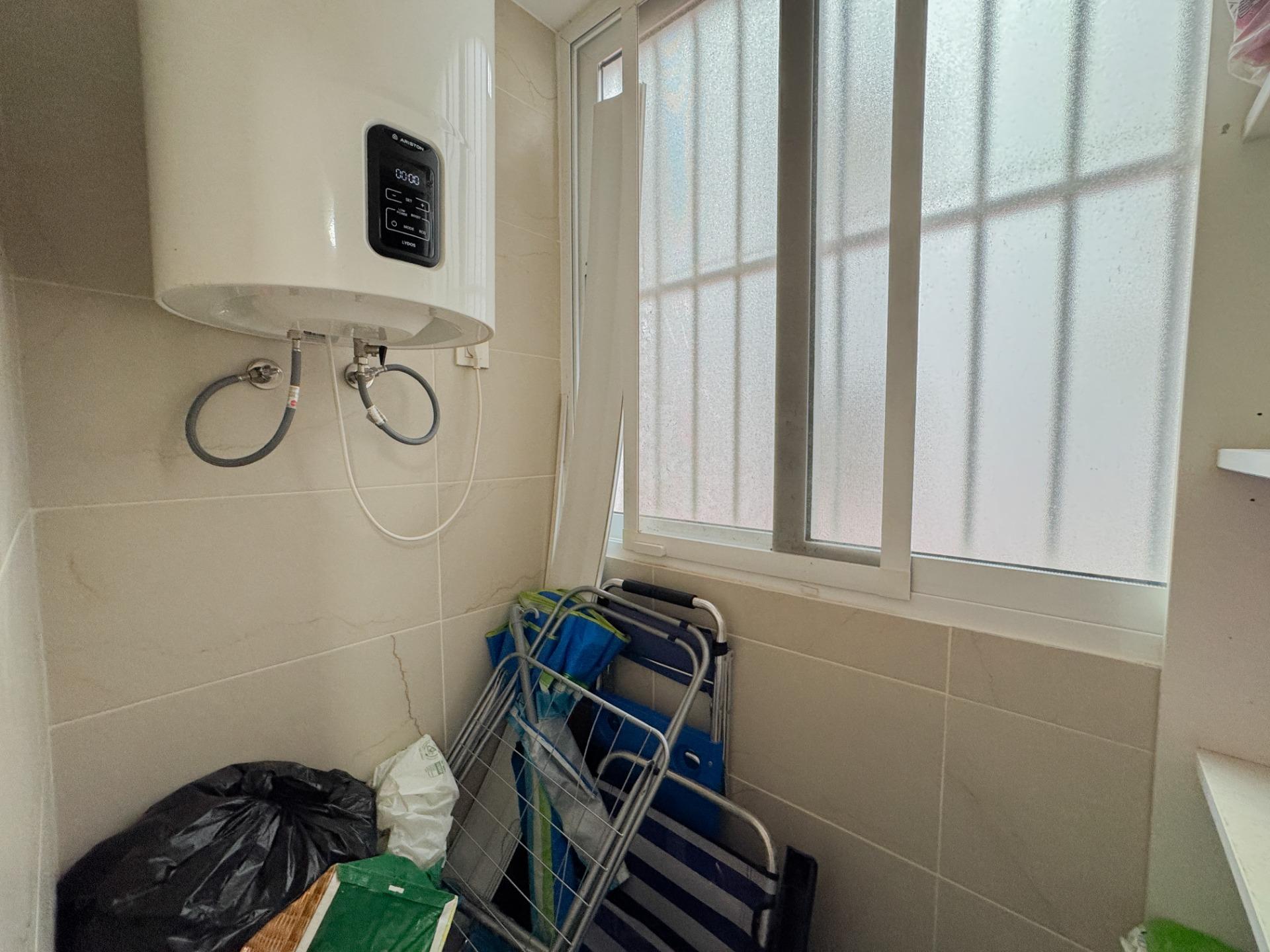 Bedroom in apartment for sale in Torrevieja