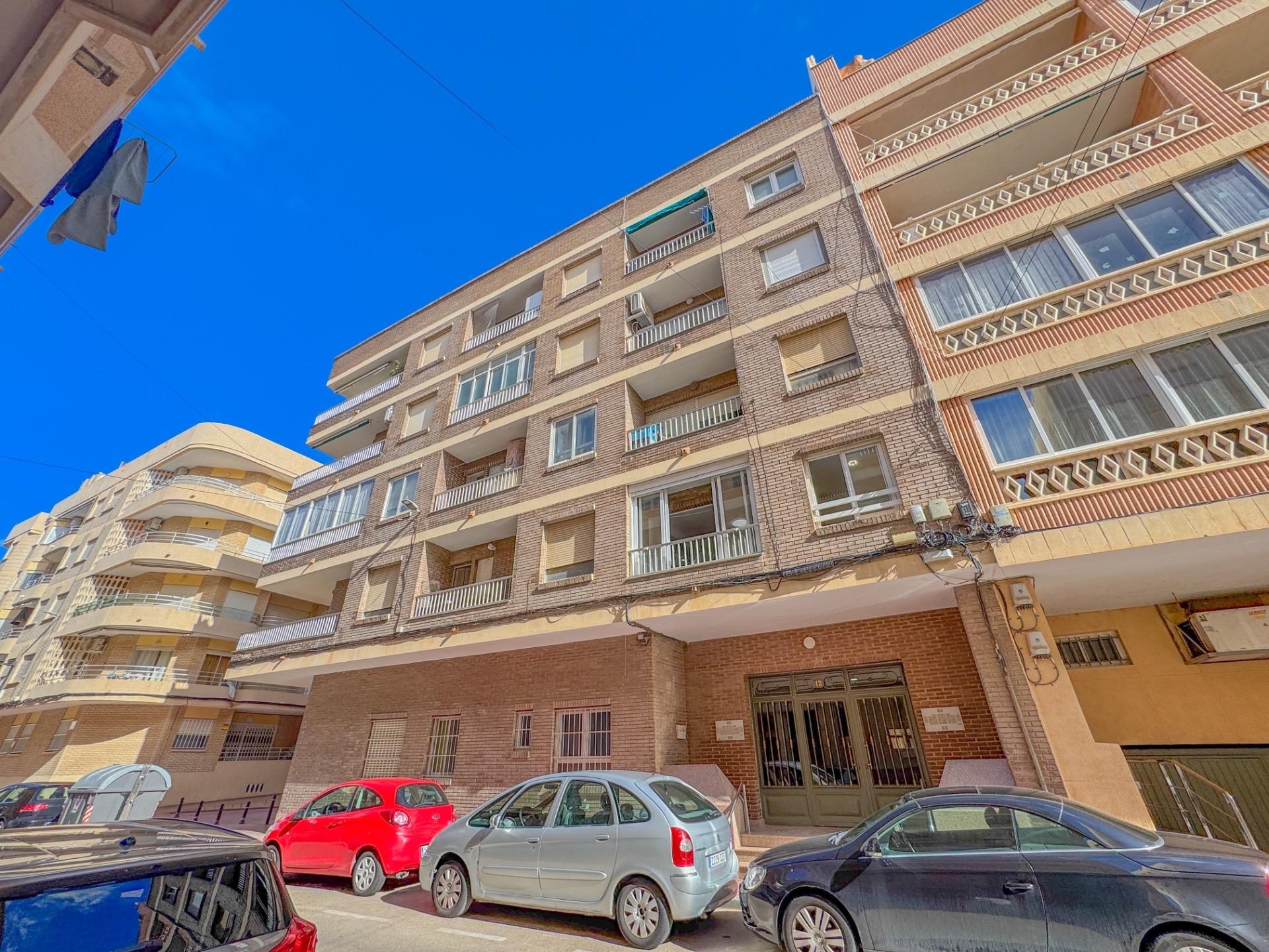 Kitchen in apartment for sale in Torrevieja