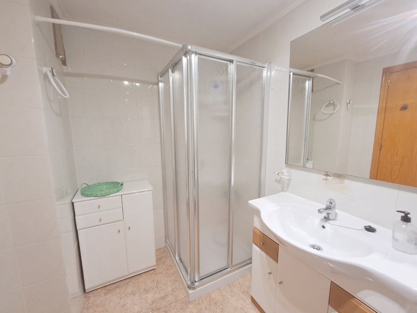 Bedroom in apartment for sale in Torrevieja